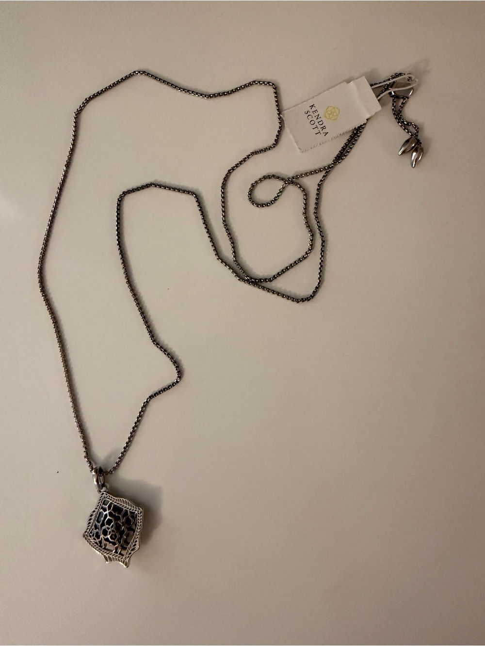 NWT Kendra Scott Kacey Necklace in Rhodium Filigree